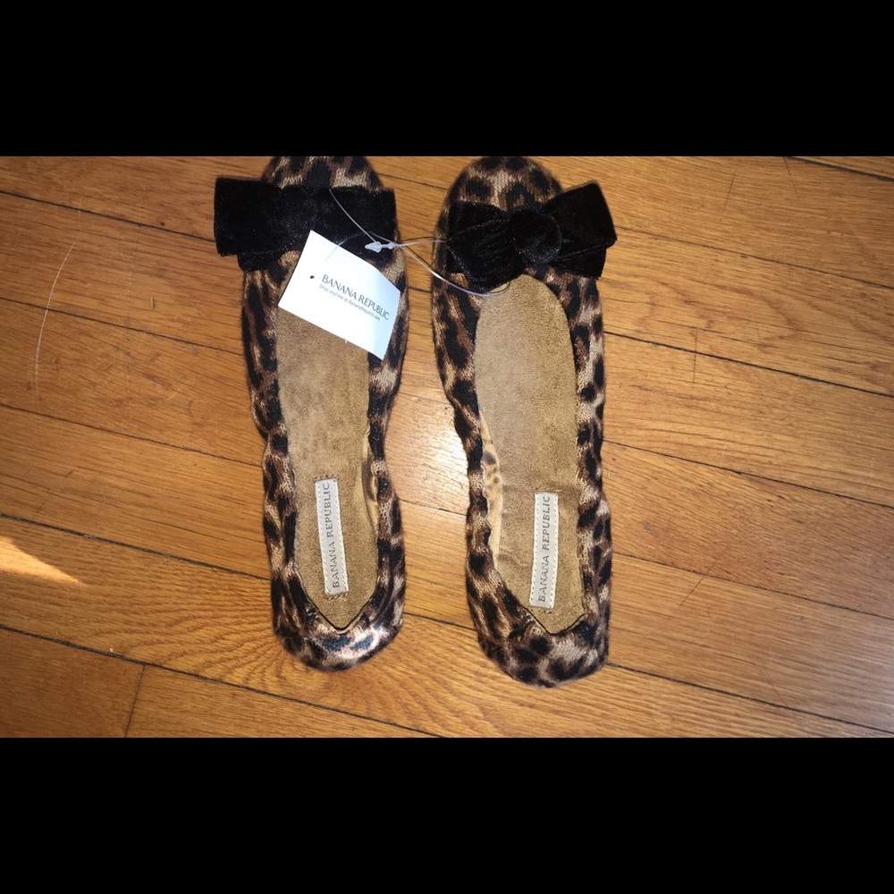 ✨CHEETAH FLATS NWT✨